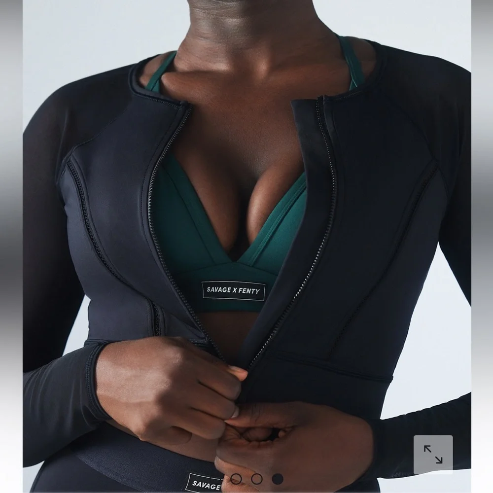 Savage X Fenty Black Caviar Flow High-Waist Trimmed Legging & Zip-Up Crop Jacket - Picture 6 of 16